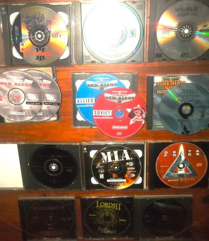VINTAGE GAMES BUNDLE - 12x SOUGHT AFTER TITLES FROM THE 90"s - RED ALERT/QUAKE/ZEUS & MORE!