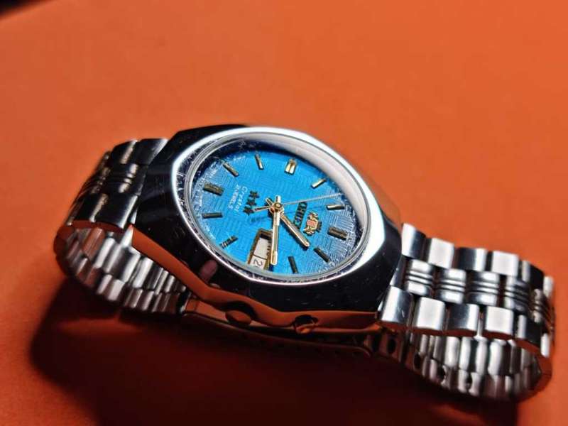 Stunning Vintage Orient 3 Star Blue dial automatic in near new condition.
