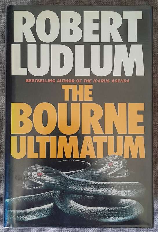 The Bourne Ultimatum - Robert Ludlum 1990 UK First edition Hardcover in dust jacket