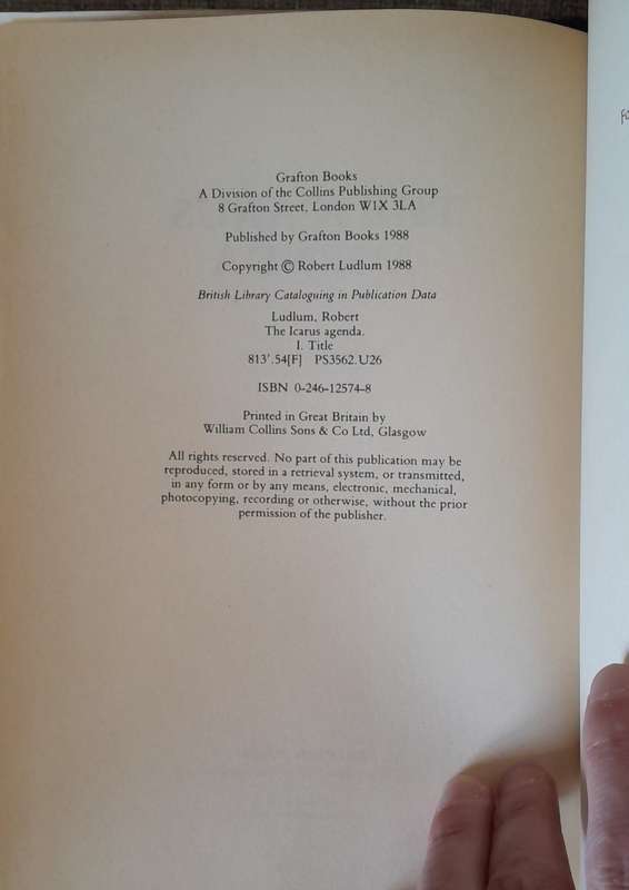 The Icarus Agenda - Robert Ludlum 1988 UK First edition Hardcover in dust jacket