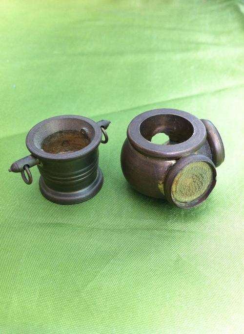 Tiny Miniature lot of 2 +-1.2cm Brass Bucket and Vintage Diving Helmet