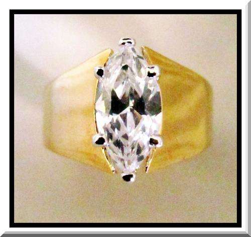 ELEGANT!!! BEAUTIFUL YELLOW GOLD PLATED LADIES RING WITH CZ DIAMOND