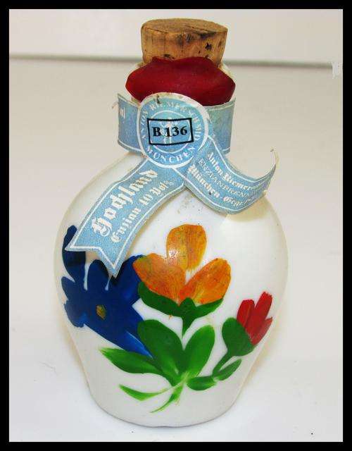 BEAUTIFUL!!! EXQUISITE LITTLE GERMAN HAND PAINTED LIQUEUR DECANTER