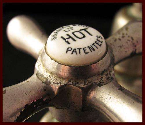 SIMPLY VINTAGE!!! LARGE PAIR OF VINTAGE 1900'S - 1940'S BATH TAPS HOT & COLD - EXQUISITE!!