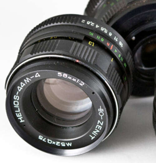 Zenit 58mm F2 (M42 mount lenses)