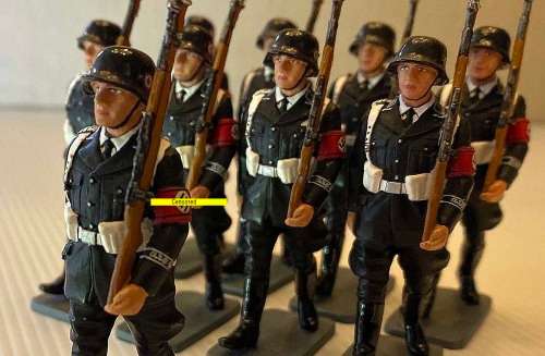 KING and COUNTRY`S WW2 WAFFEN SS (SUMMER OUTFIT)