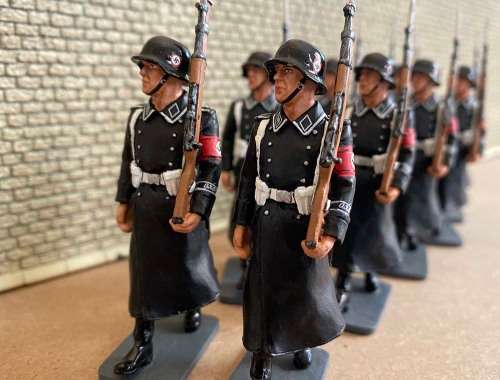 King and Country WW2 Waffen SS (WINTER OUTFIT)