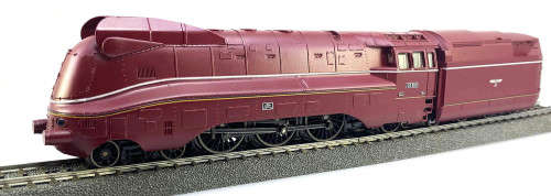 MARKLIN BR 03.10 STREAMLINED LOCO (HO)