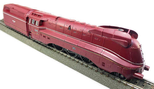 MARKLIN BR 03.10 STREAMLINED LOCO (HO)