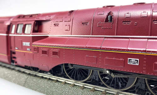 MARKLIN BR 03.10 STREAMLINED LOCO (HO)