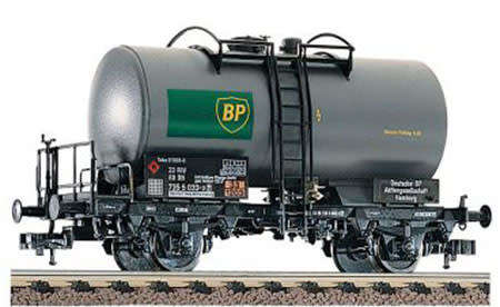 Fleischmann Tank Wagons with brake platform (6x) HO