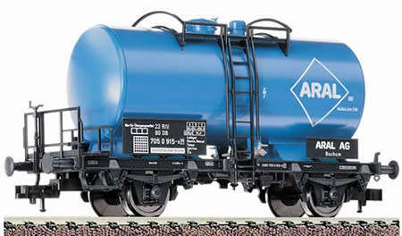 Fleischmann Tank Wagons with brake platform (6x) HO