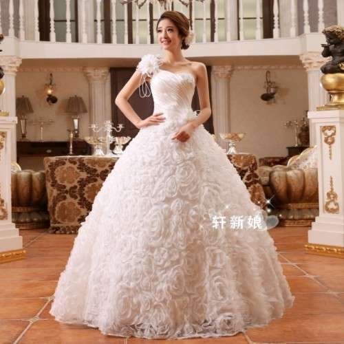 Stunning Ball Gown Wedding Dress - Size 38 - *Door delivery for only R150*