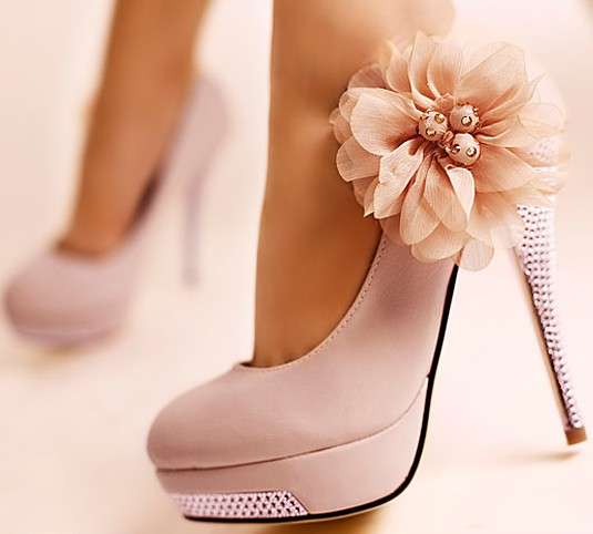 KVOLL Low Cut Upper PU Leather Flower Decor Women High Heels - Size 2 to 8!!