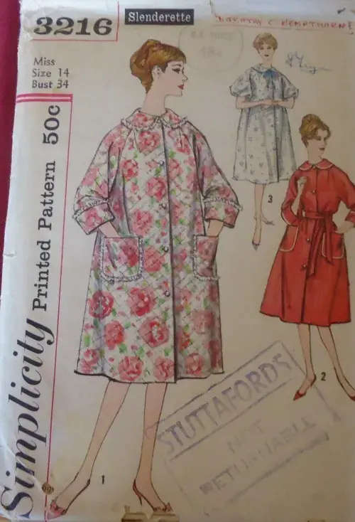 VINTAGE SIMPLICITY 3216 -LADIES ROBE SIZE 14 BUST 34` COMPLETE