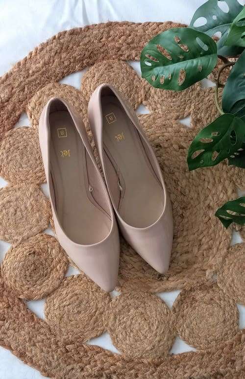 Stunning Nude Heels from Jet  Colour: Nude  Kitten Heel  Size: 8  BRAND NEW!! Never worn