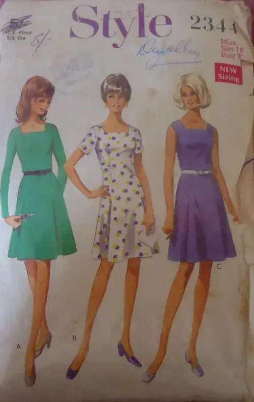 STYLE 2344 DRESS WITH SQUARE NECKLINE SIZE 16  BUST 38` COMPLETE-ZIPLOC BAG STYLE 2344 DRESS WITH SQ