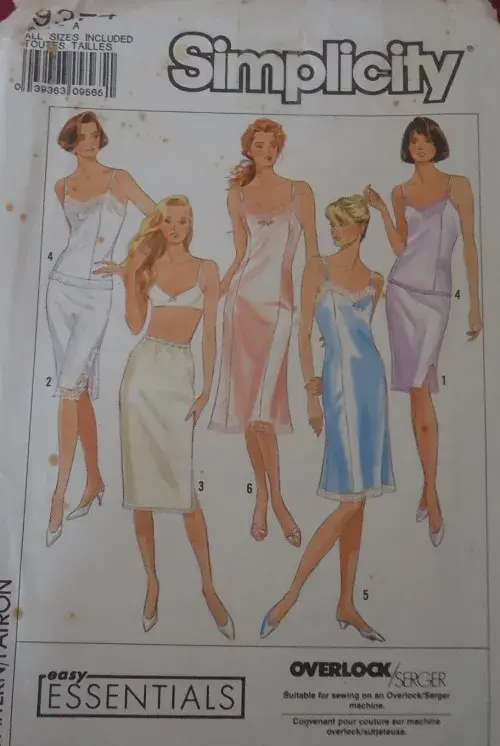 SIMPLICITY 9374FULL & HALF SLIP SIZE A 6-24 CUT TO 24 COMPLETE