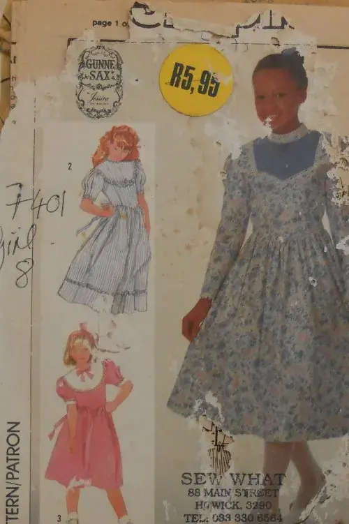 SIMPLICITY 7401 GIRLS DRESS SIZE 8 YEARS COMPLETE SEWING PATTERN