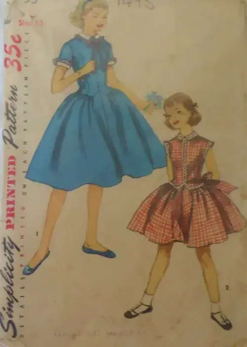 VINTAGE SIMPLICITY PATTERN 1495 GIRLS DRESS+ DETACHABLE COLLAR & CUFFS SIZE 10 YEARS  SEWING PATTERN