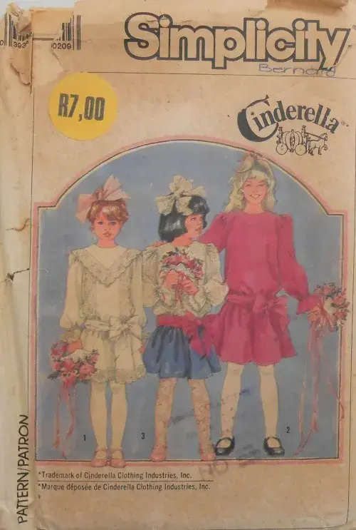 SIMPLICITY 7972 GIRLS TOP & PINAFORE SIZE A 3-6 YEARS COMPLETE      SIMPLICITY 7972  GSEWING PATTERN