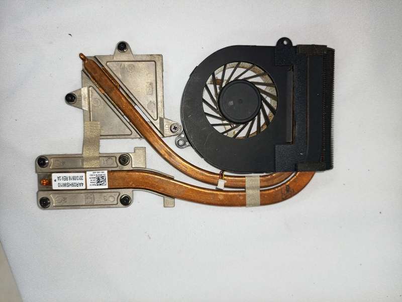 DELL INSPIRON 7720 SERIES HEATSINK 4AR09HSWI10 / CPU COOLING FAN MV67N D0D6C