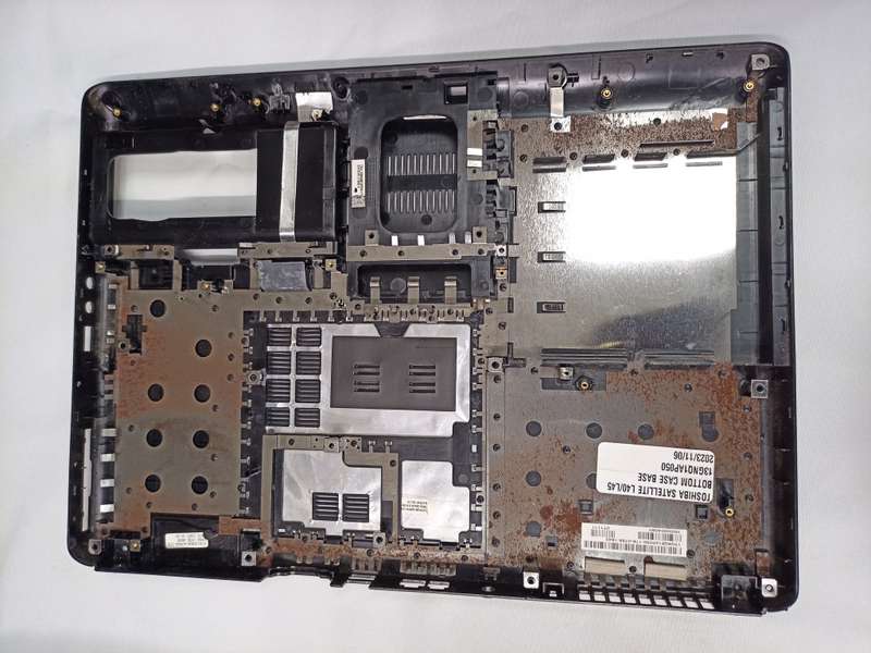 Toshiba Satellite L40 Bottom Case Base - 13GNQB1AP050