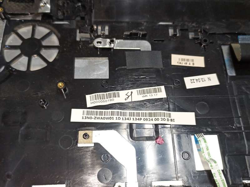 Palmrest -13N0-ZWA0W01 for Toshiba Satellite C850D-104
