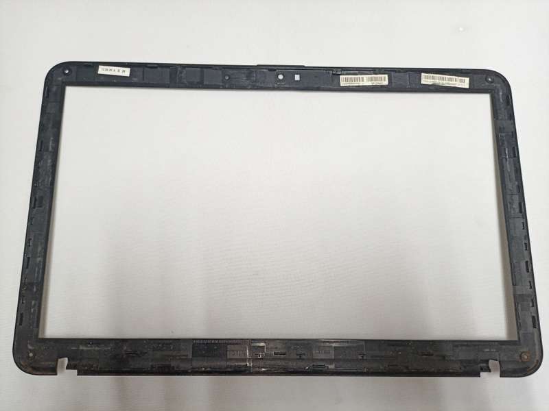 Toshiba C850 LCD from bezel - 13N0-ZWA0S02