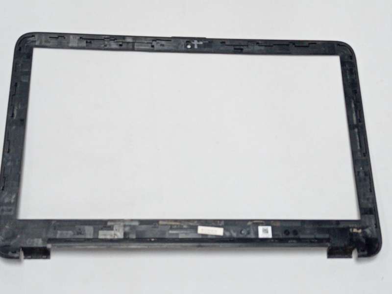 HP Pavilion 15-da009dx LCD Front Bezel - AP102000210