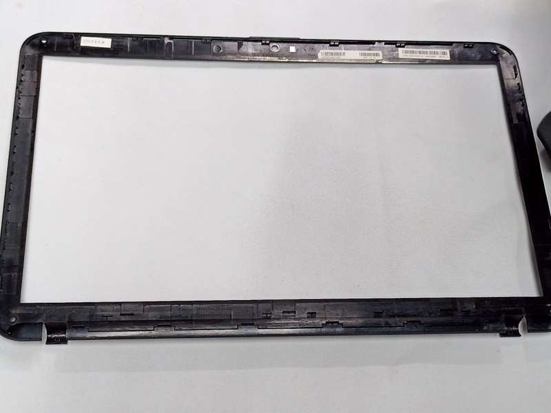 Toshiba Satellite Pro C850 LCD Bezel - H000050150