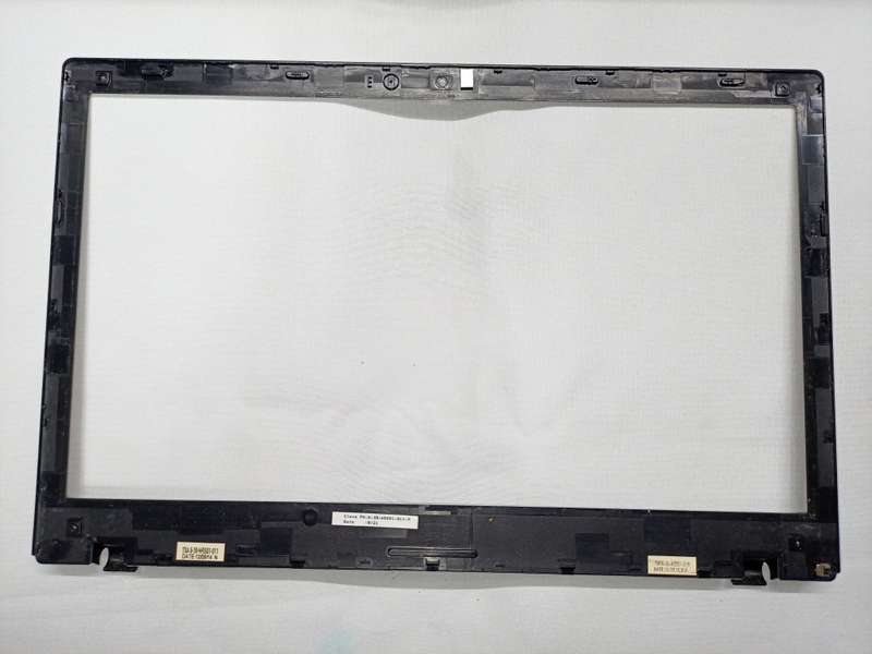 Clevo W550EU Display Frame Cover 6-39-W5501-011