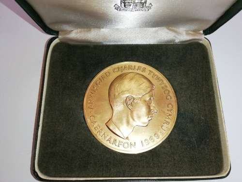 3x Medals and 1x 23kt gold 10 year anniversary 9/11 collectable.