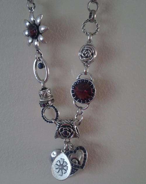 Absolute gorgeous purple and silver necklace