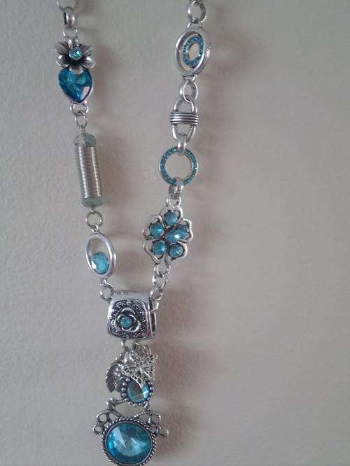 Absolute gorgeous light blue and silver necklace