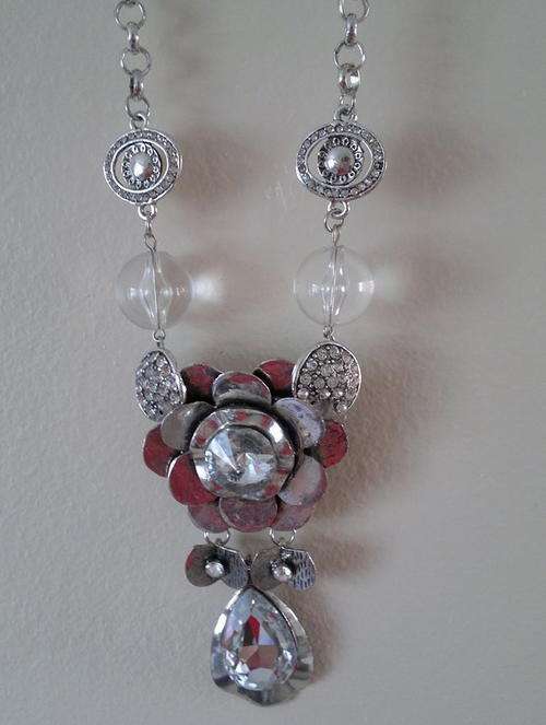 Absolute gorgeous silver necklace