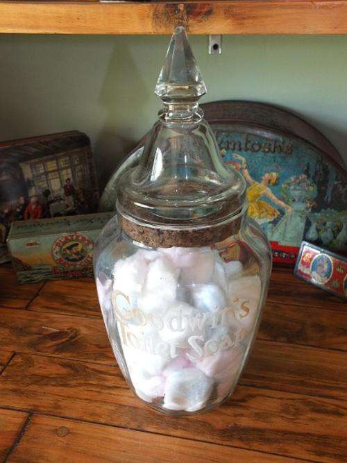 SUPER RARE VICTORIAN / EDWARDIAN GOODWIN'S TOILET SOAP GLASS DISPLAY JAR.