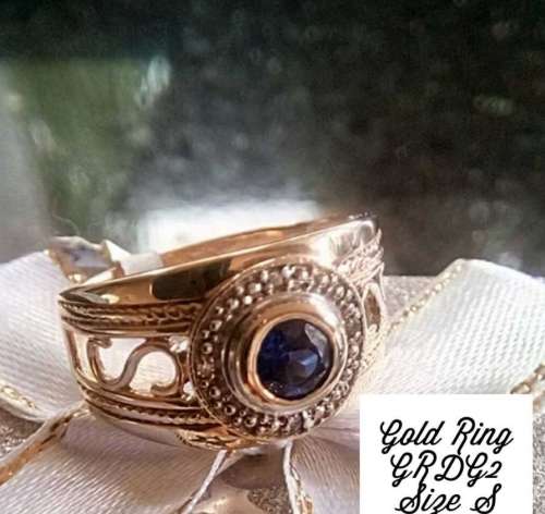 Gold wedding rings