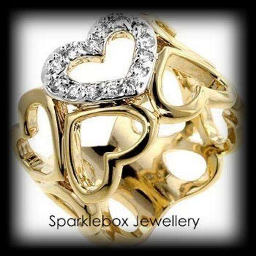 ***~STYLISH HEART SIMULATED DIAMOND BAND RING SIZE 8~*** NEW STOCK JUST ARRIVED !!!