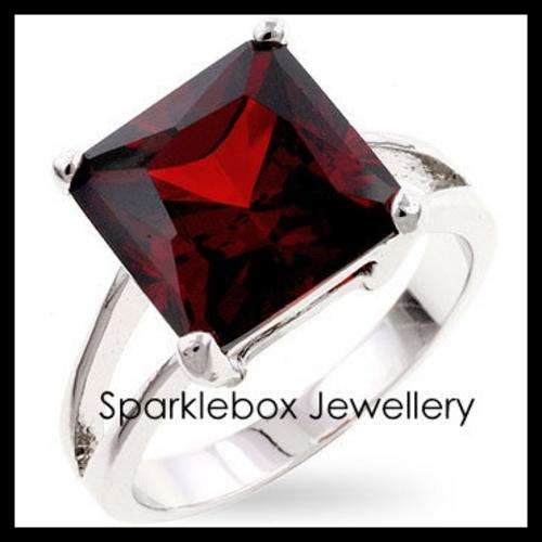 ***~TRENDY PRINCESS CUT GARNET CZ BAND RING SIZE 8~*** NEW STOCK JUST ARRIVED !!!