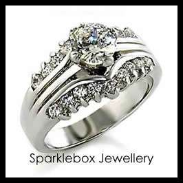 PRINCESS CUT SIMULATED DIAMOND BAND RING SIZE 6