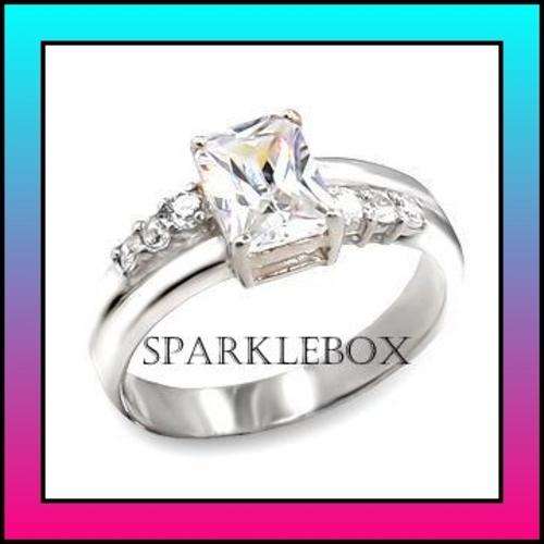 **FREE GIFTBAG***GORGEOUS PRINCESS CUT CZ BAND RING*** SIZE 6