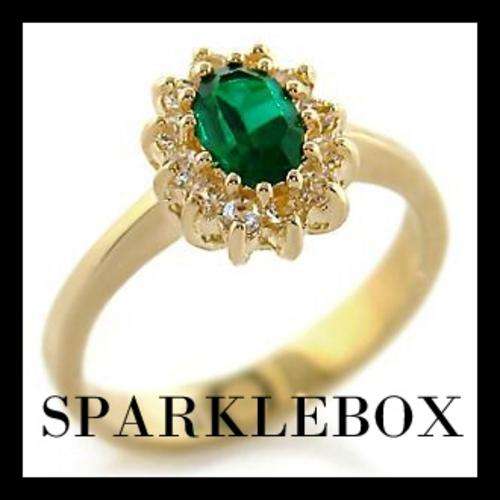 ***NEW STOCK R70 STARTING PRICE***Emerald Green Elegant Cz Wedding Ring***SIZE 7