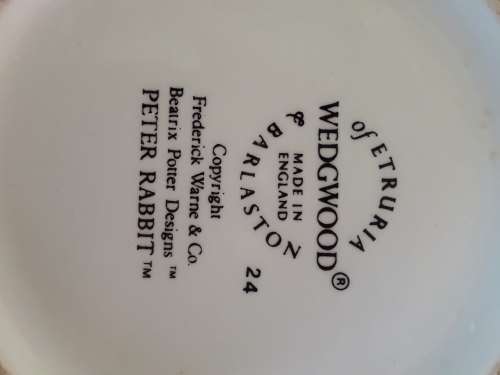 *COLLECTORS ITEM* A beatrix potter Wedgwood Peter Rabbit teapot