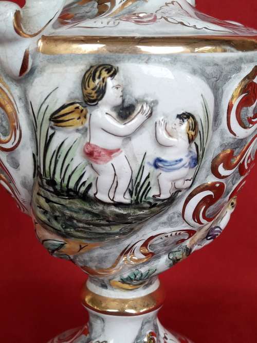 A beautiful Capodimonte vase with lid