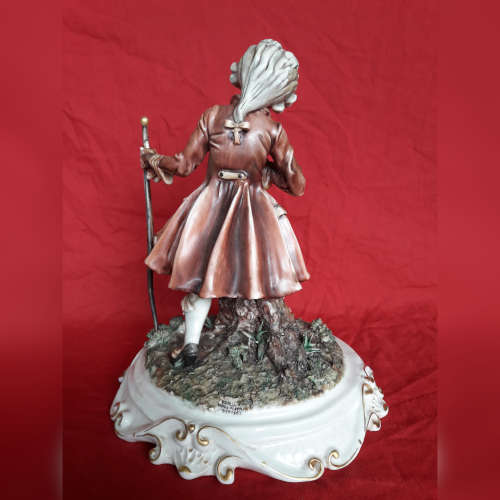 A stunning capodimonte figurine