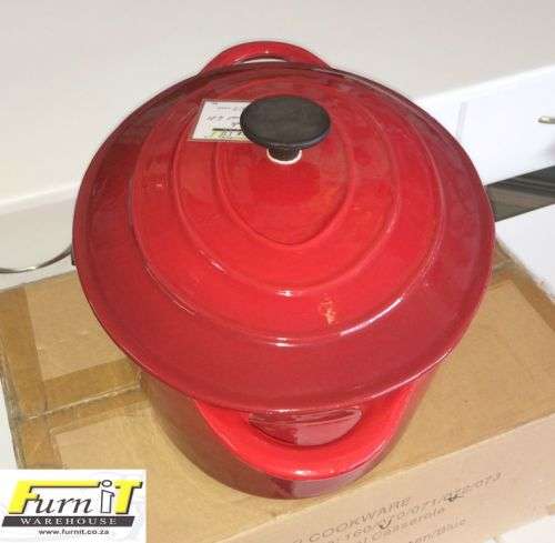 CHEF Oval Cast Iron Casserole (3 Liter) - ENAMEL (RED)