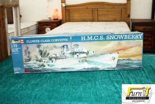 Revell Flower Class Corvette H.M.C.S. SNOWBERRY - Ship Model. Scale 1:72 - Original Box