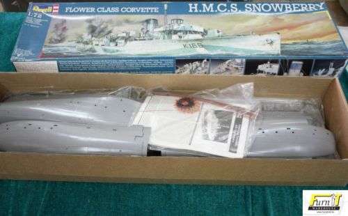 Revell Flower Class Corvette H.M.C.S. SNOWBERRY - Ship Model. Scale 1:72 - Original Box