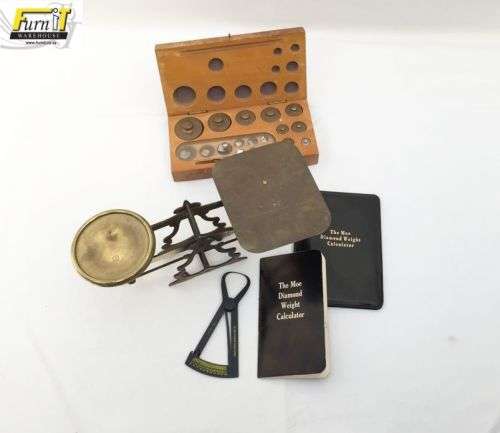 Antique Diamond / Gold Scale - with Weights and MOE Diamond weight Calculator